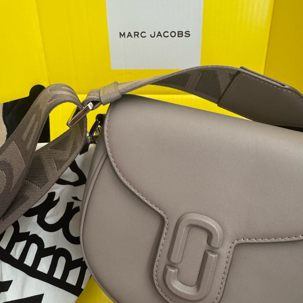 Marc Jacobs Tan Crossbody Bag with Luxurious Leather